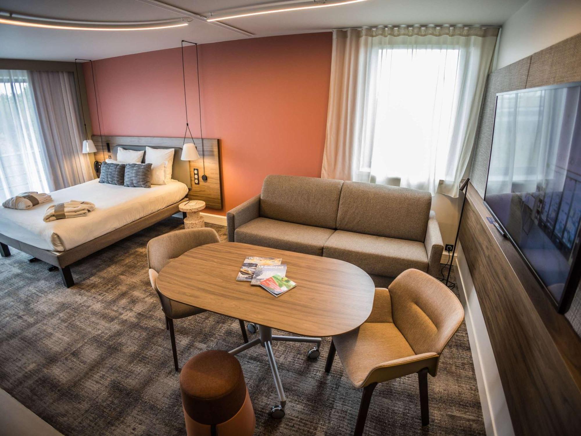 Novotel Normandie Hotel 4*